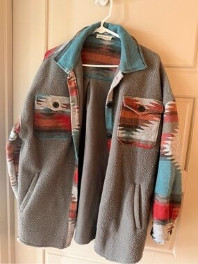 Woolrich-Inspired Gray Sherpa Jacket with Turquoise & Red Patterned Accents